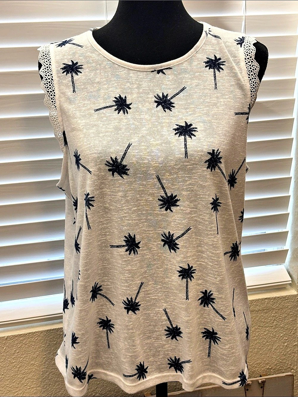 Rafaella Palm Tree Tank Top in White & Blue Size Large